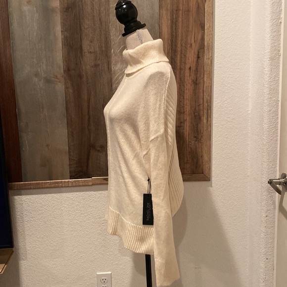 ✨Rachel Zoe✨ Cream Turtle Neck Sweater Size M - Picture 2 of 7